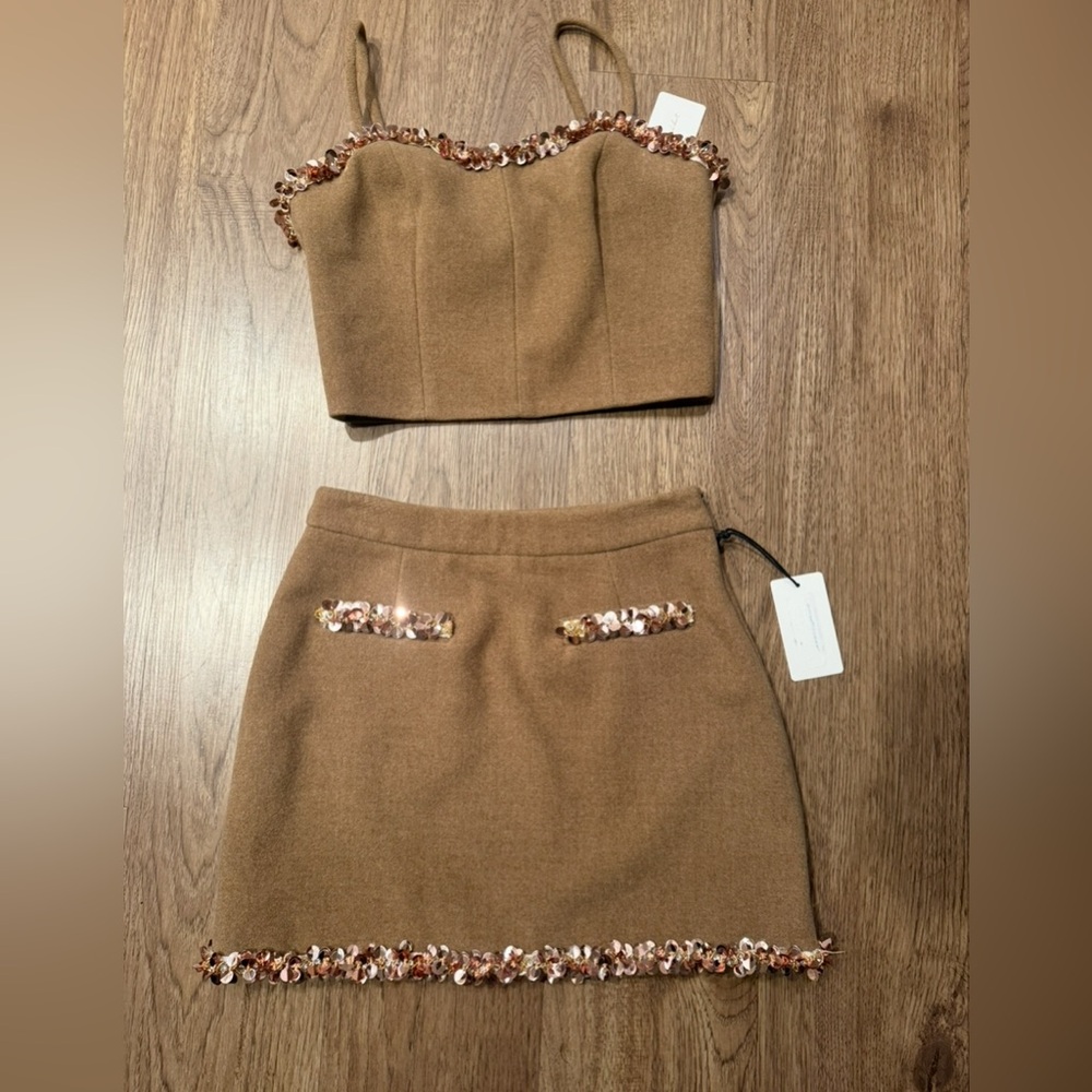 Line & Dot Tan camel-colored two-piece Skirt Set with Sequin Accents size S NWT - Picture 2 of 4